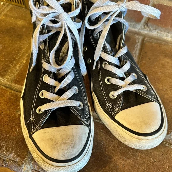Converse Black and White High-Tops - Picture 3 of 6